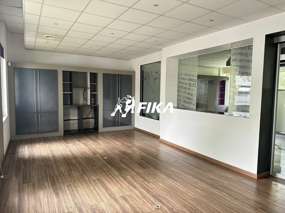 Location bureaux 183 m² non divisibles