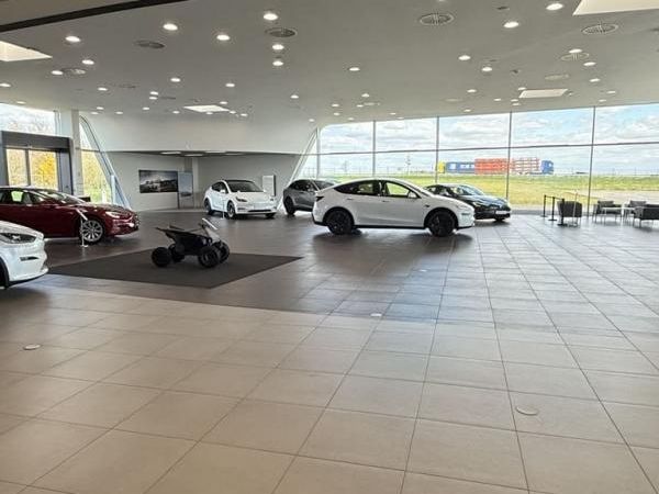 Vente entrepôts 1439 m² non divisibles