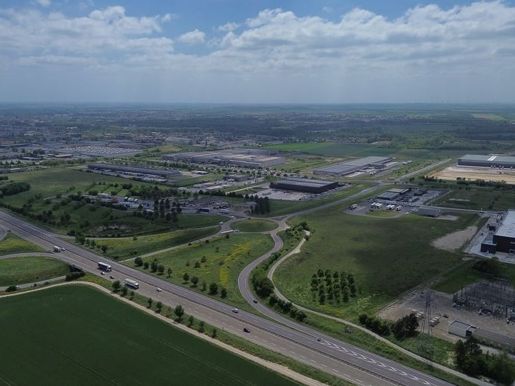 Vente terrain 64000 m² divisibles à partir de 20000 m²
