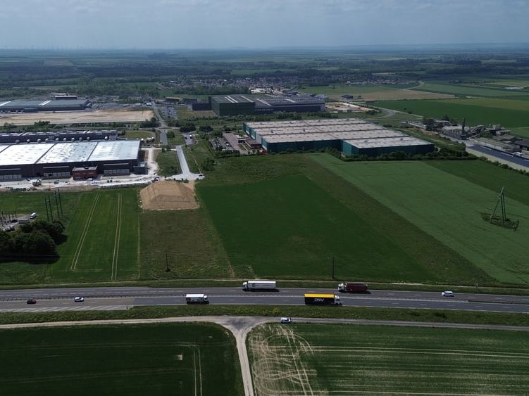 Vente terrain 64000 m² divisibles à partir de 20000 m²