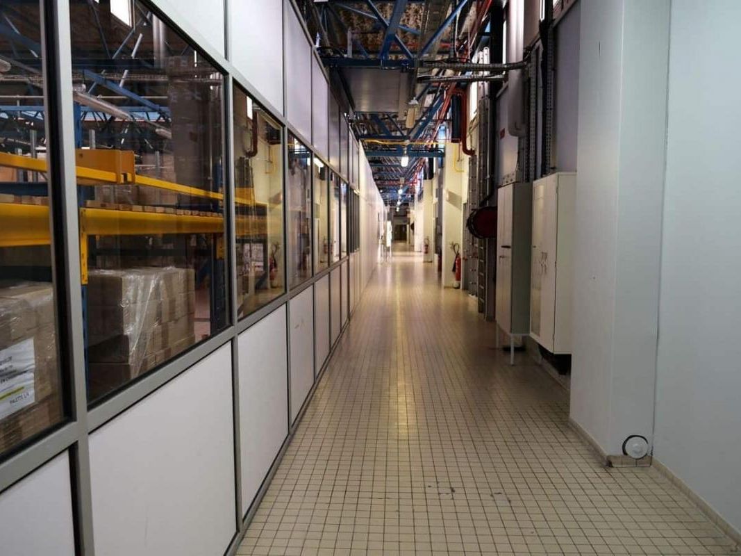 Vente entrepôts 6635 m² non divisibles