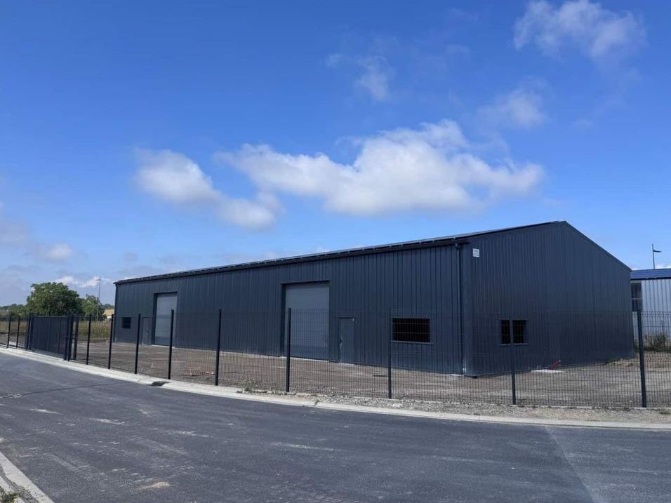 Location entrepôts 268 m² non divisibles