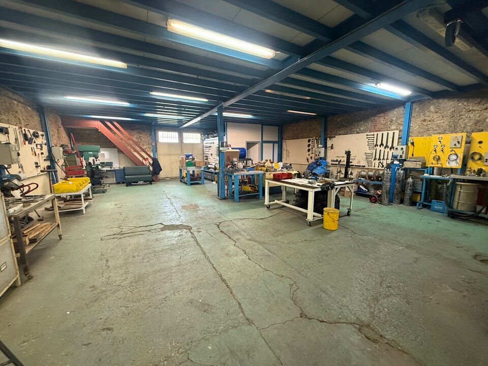 À VENDRE – Local d'activité indépendant avec bureaux – 620 m² – Argenteuil (95)