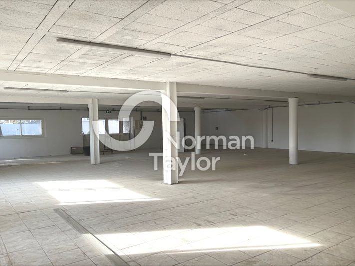 Local mixte de 675 m² à louer - Saint Jean de Védas