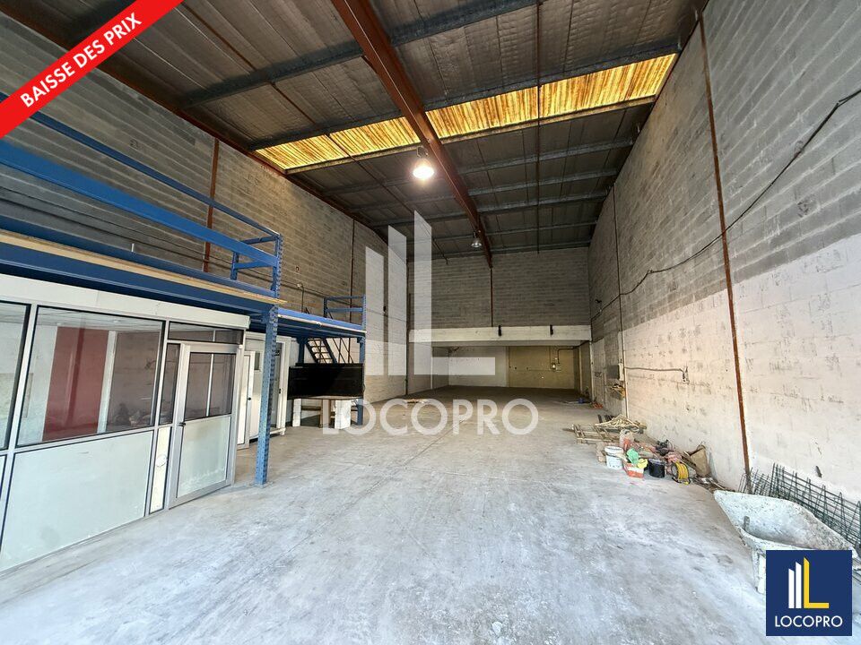 Location activité/entrepôt - 330 m²