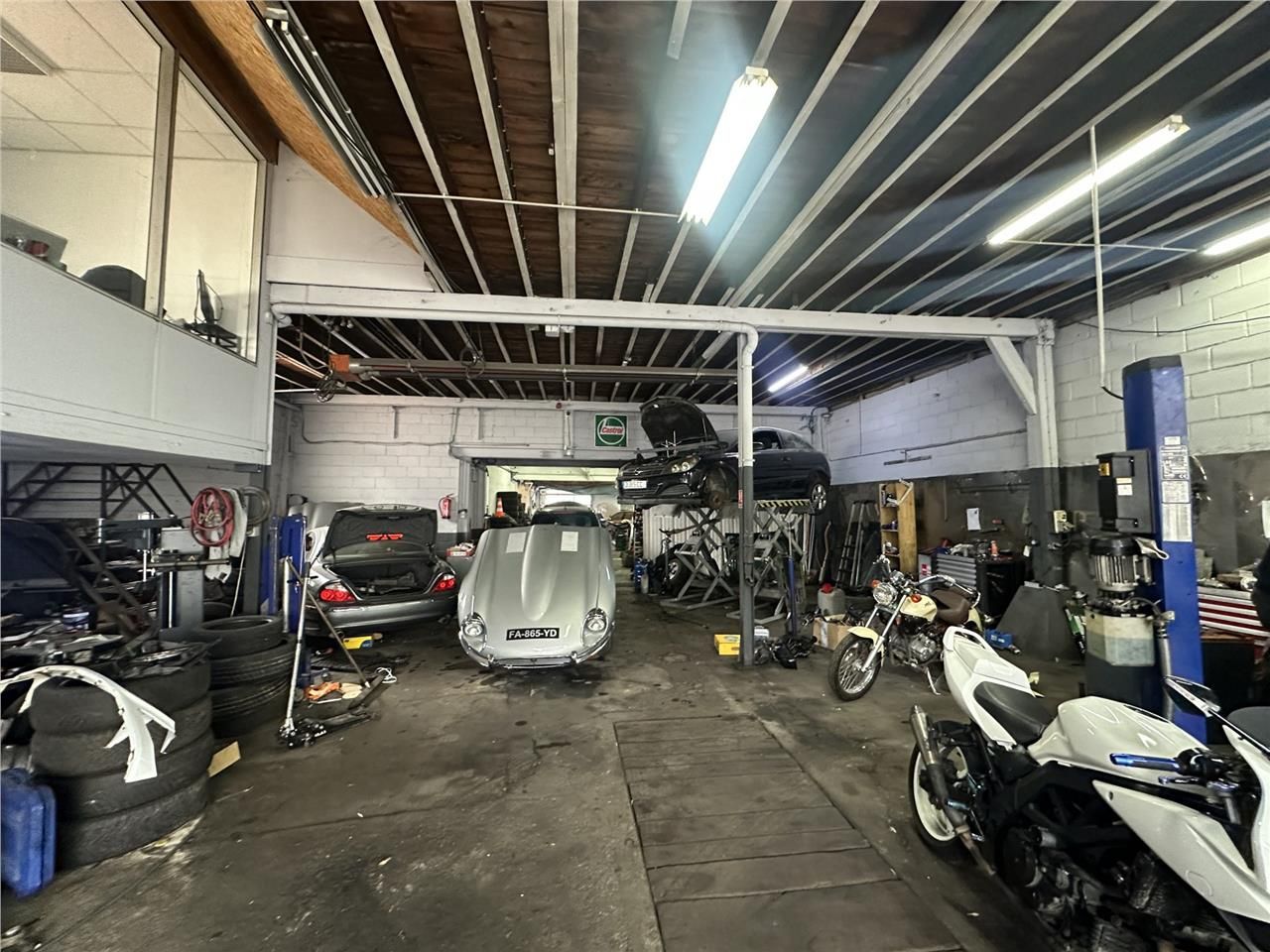 Location local commercial 450 m² à Chartres