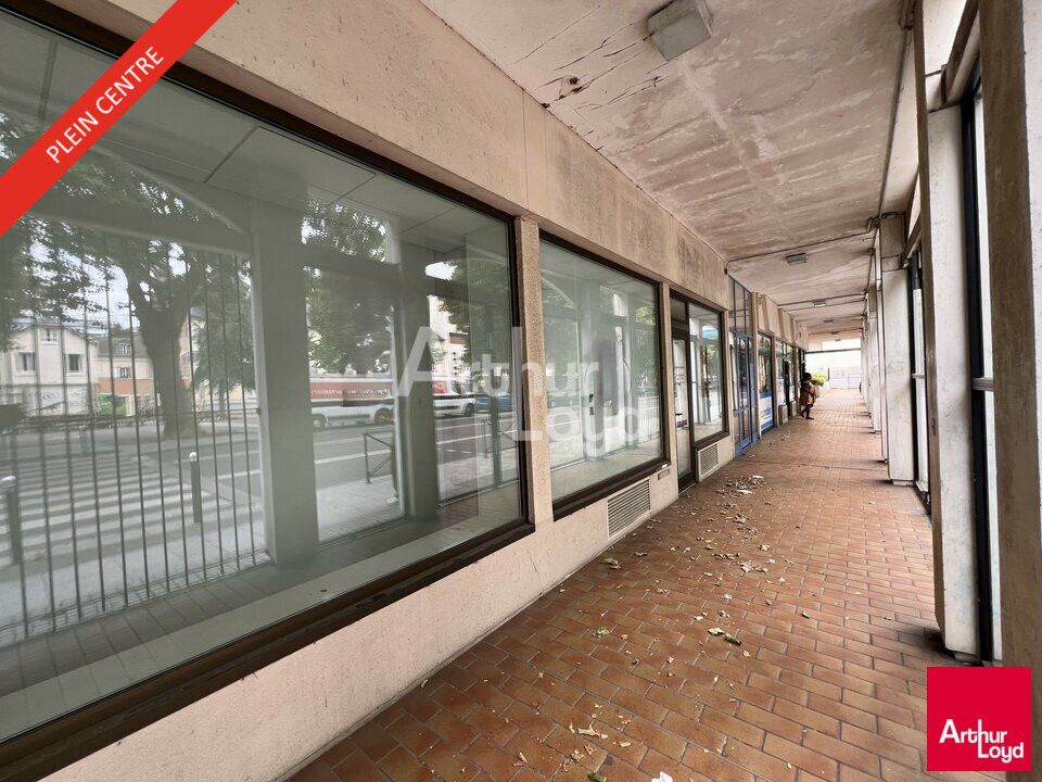 Location local commercial 216 m² non divisibles