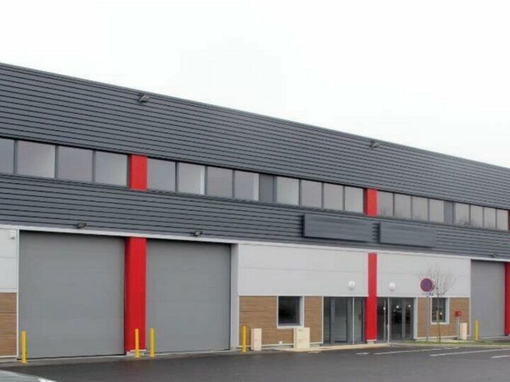 Location entrepôts 245 m² non divisibles