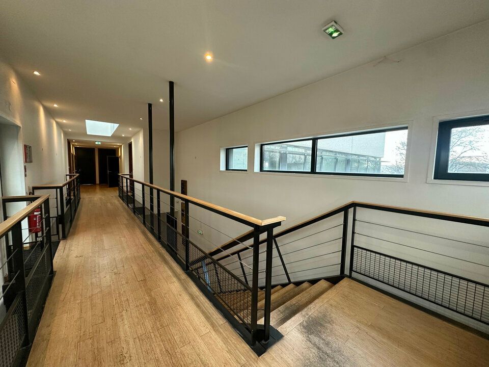 Bureaux modulables à Entzheim : une opportunité rare dans un immeuble moderne et accessible !