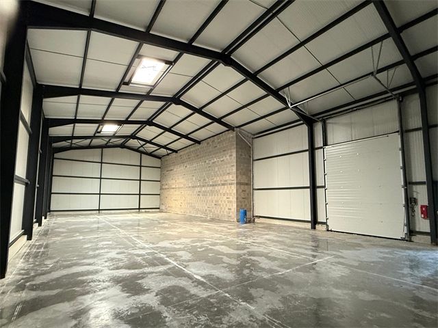 Vente entrepots 475 m² non divisibles