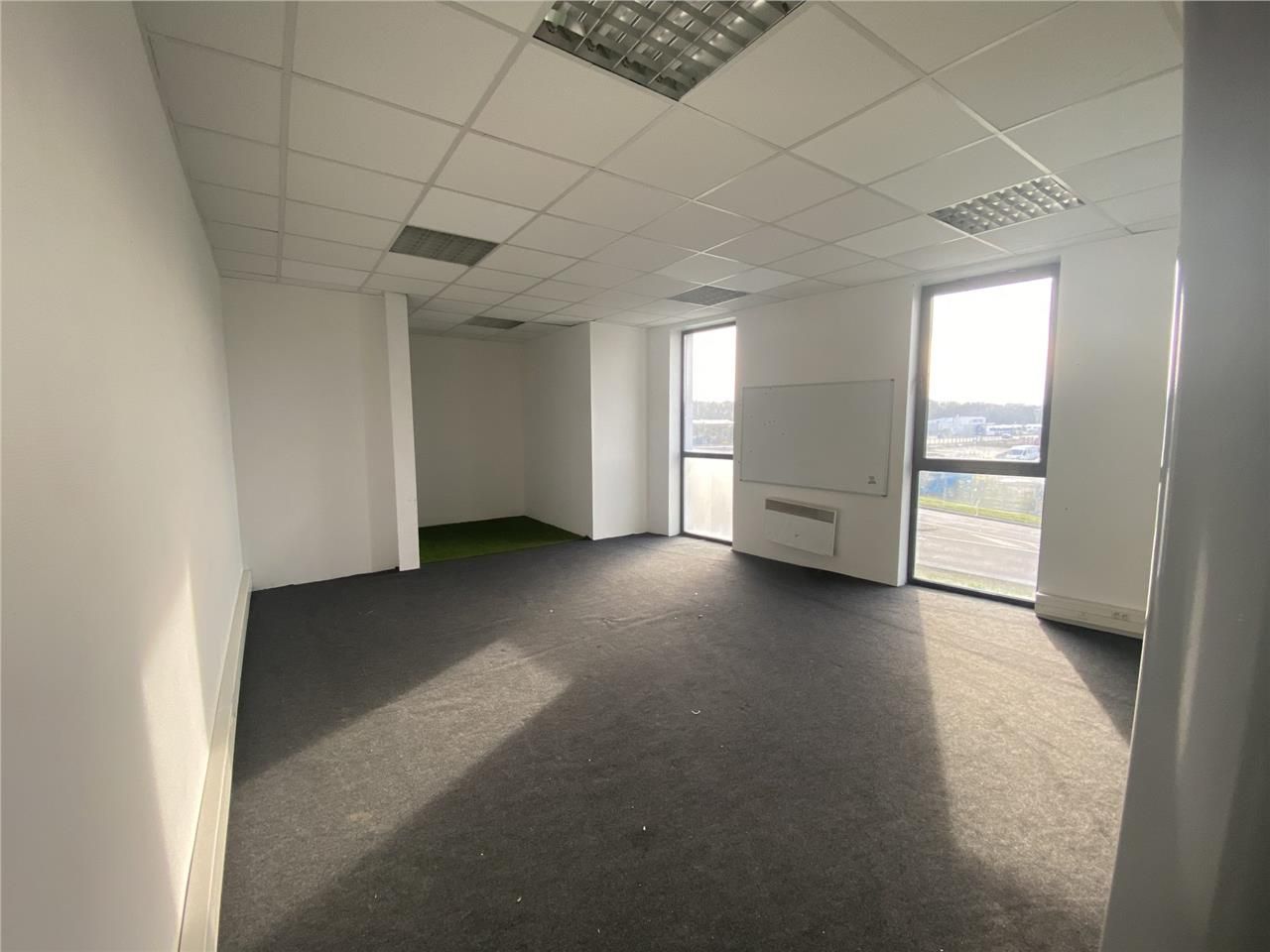 48 m² pour ce bureaux en location à Nogent le phaye