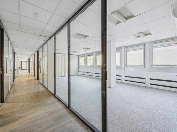 275 m² pour ce bureaux en location à Paris