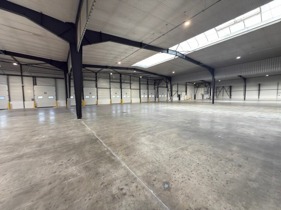 6972 m² pour ce local d'activites en location à Goussainville