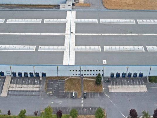 Location entrepôts 23106 m² non divisibles