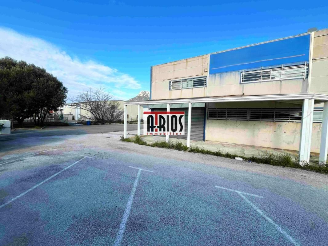 Vente entrepôts 1915 m² non divisibles