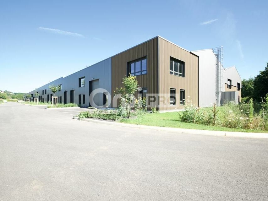 Location local d''activites 234 m² non divisibles