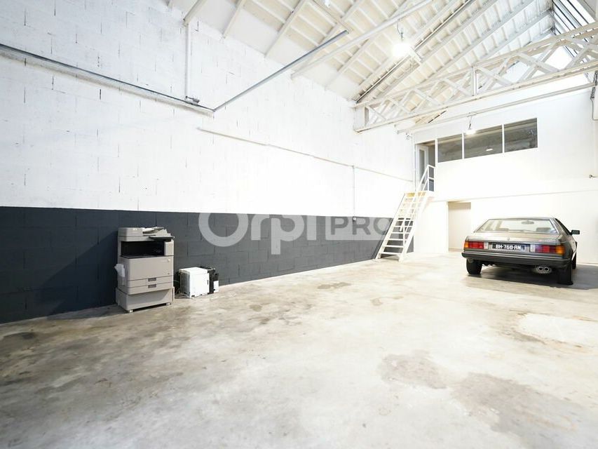 Location local d''activites 120 m² non divisibles