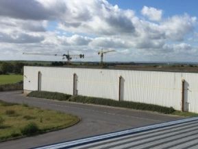 Location entrepôts 23106 m² non divisibles