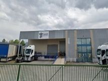 Location entrepôts 1600 m² non divisibles
