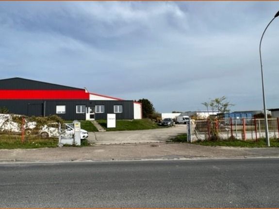 Location entrepôts 565 m² non divisibles