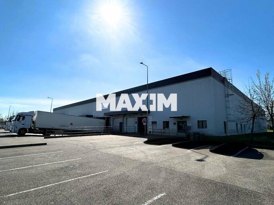 Location local d''activites 1589 m² non divisibles
