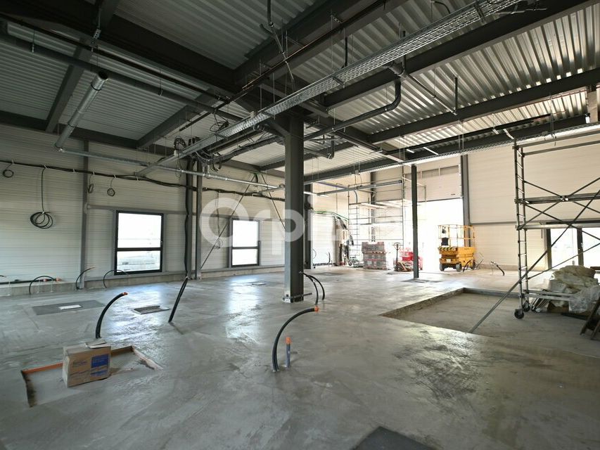 Vente local d''activites 400 m² non divisibles
