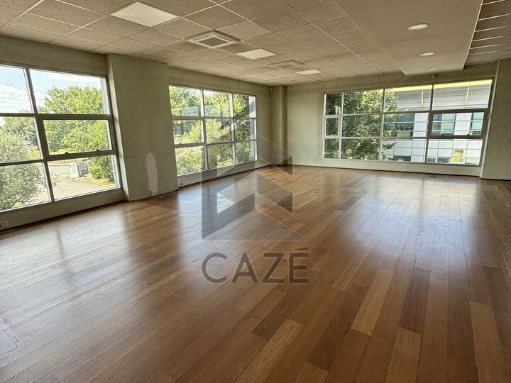 Location bureaux 341 m² divisibles à partir de 94 m²