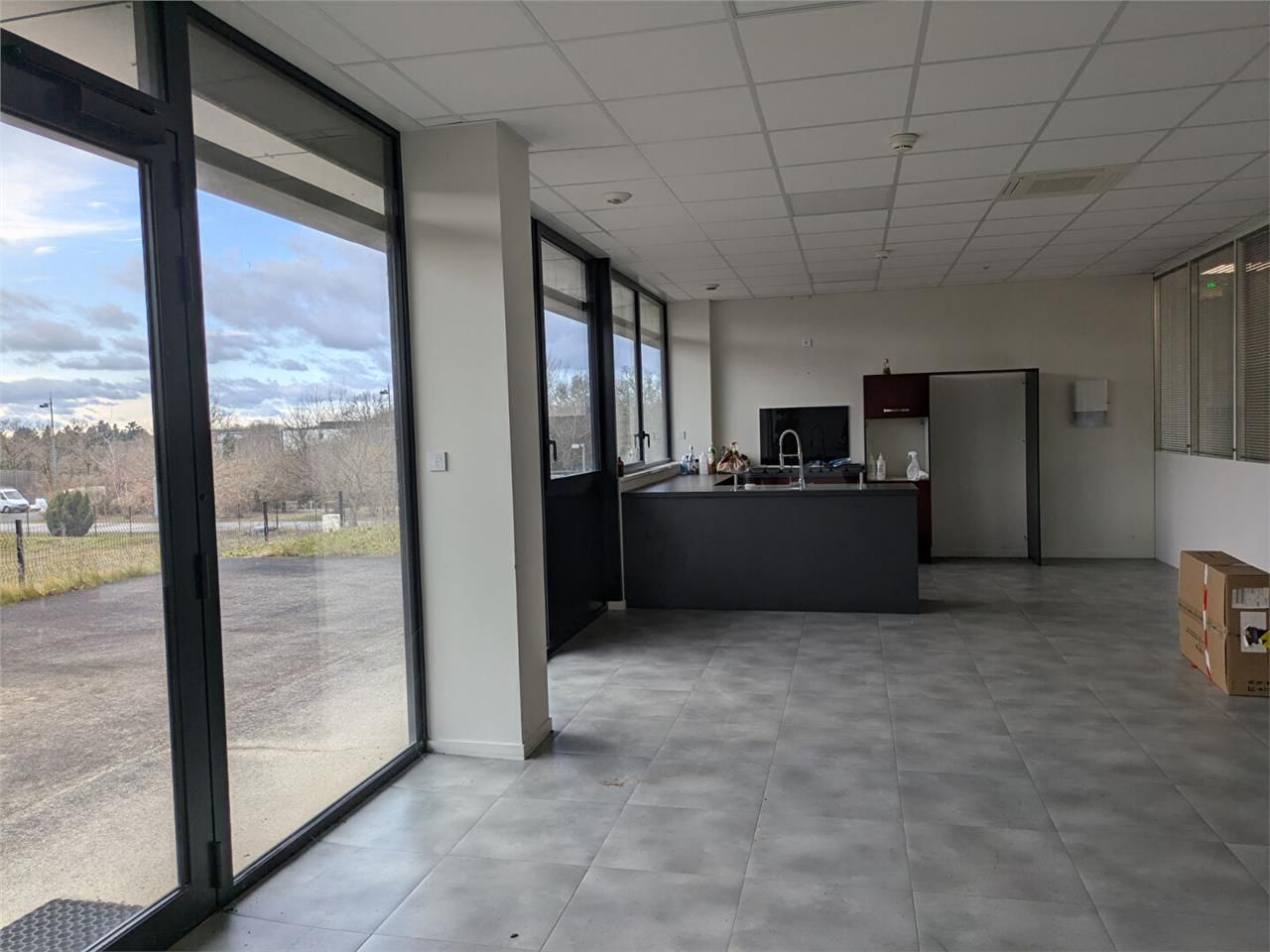 Vente local 2950.00 m² à LIMOGES