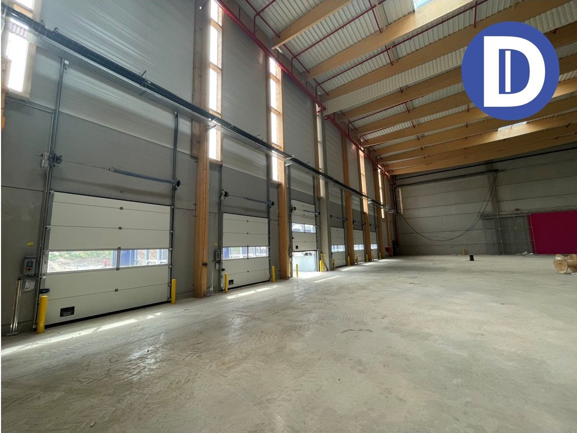 Location activites 15787.24 m² non divisibles