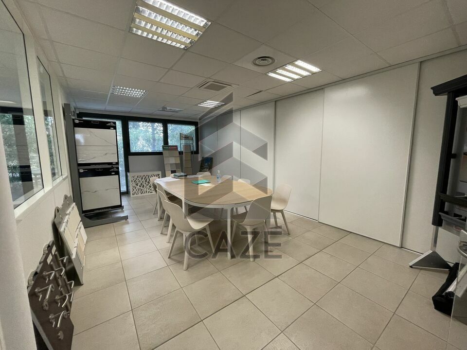 BUREAUX A LOUER BRUGES 180m² EN RDC