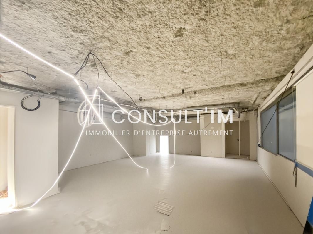 Location local commercial 160 m² non divisibles