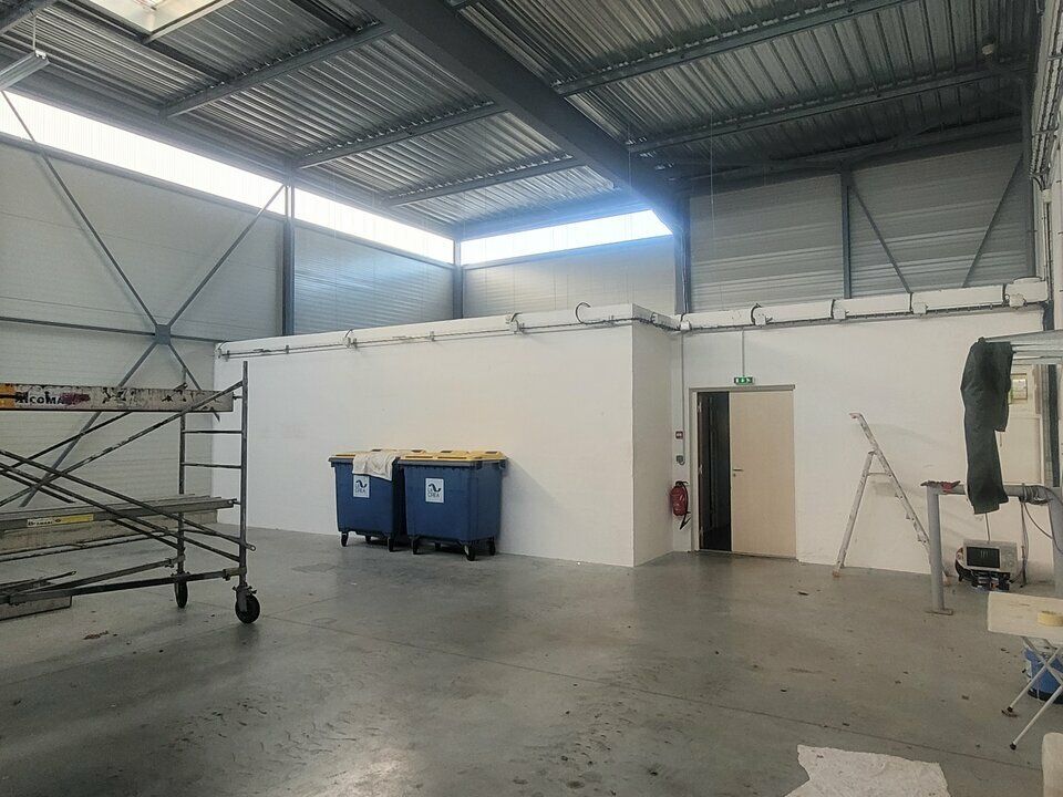 LOCAL D'ACTIVITES RECENT A LOUER.