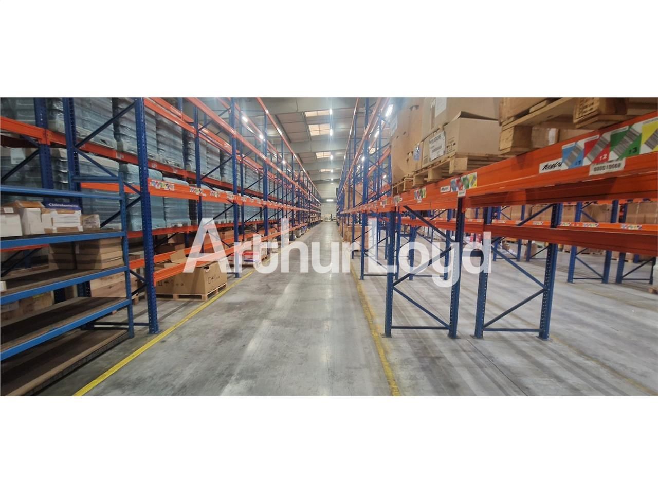 Location local 10250.00 m² à GRENTHEVILLE