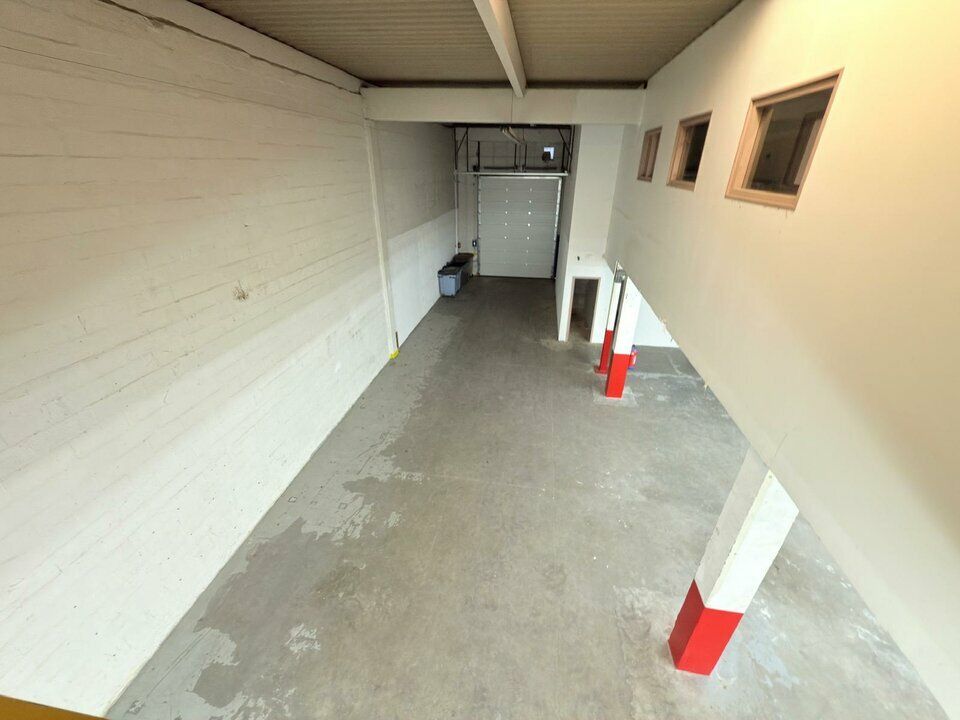 Location local d''activites 285 m² non divisibles