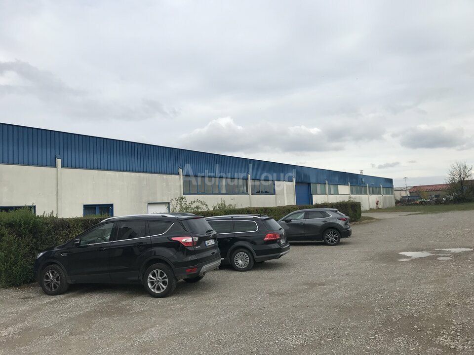 Vente local d''activites 3500 m² non divisibles