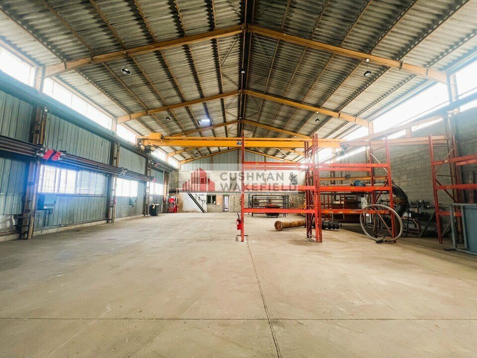 NIMES - LOCAL D'ACTIVITE/BUREAUX A LOUER