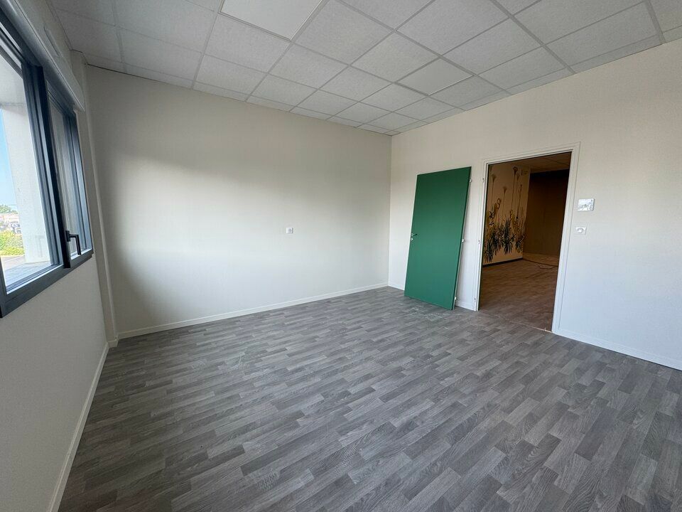 TOURS NORD AVEC VISIBILITE AVENUE DU DANEMARK - A LOUER BUREAUX 200 M² PARKING FACILE