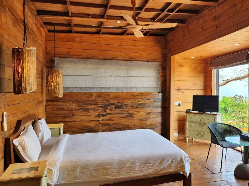 Vente local 338.00 m² à BOURG EN BRESSE