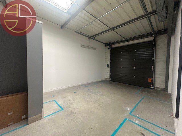 Location local 224 m² à MONTRABE