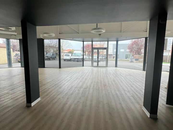 LOCATION LOCAL COMMERCIAL 270M2 - SAINT ORENS. 