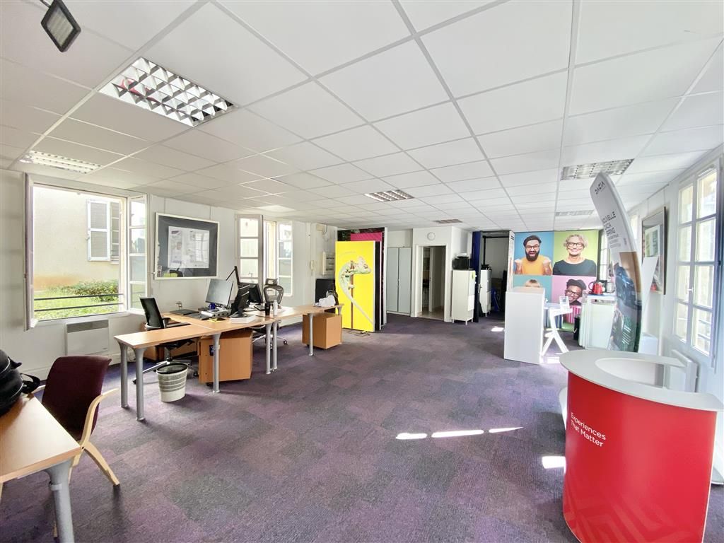 Location bureaux 141 m² non divisibles