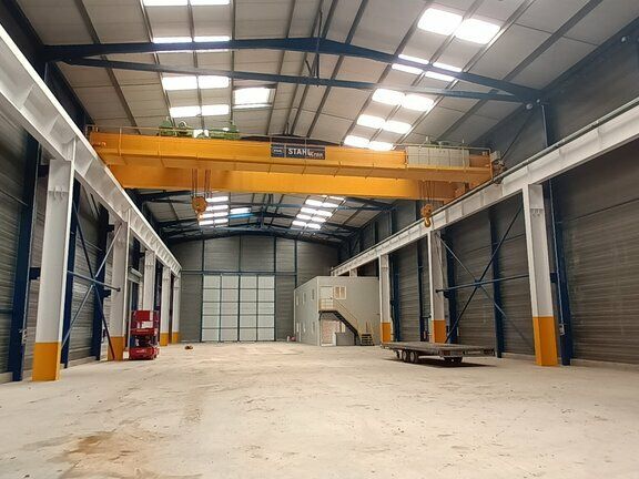 Location local d''activites 1600 m² non divisibles