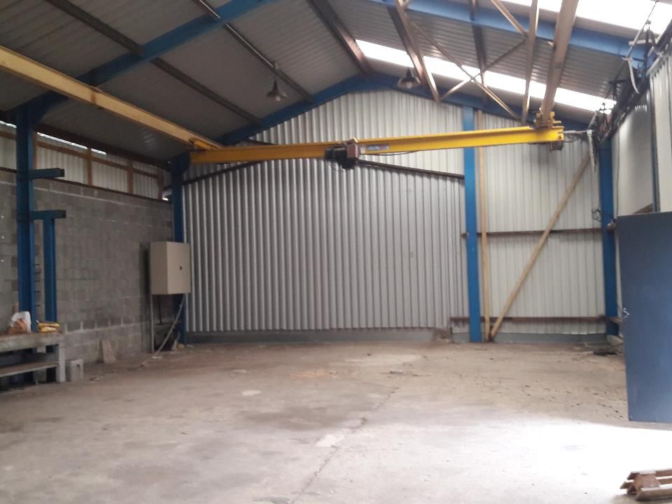 Location local d''activites 440 m² non divisibles