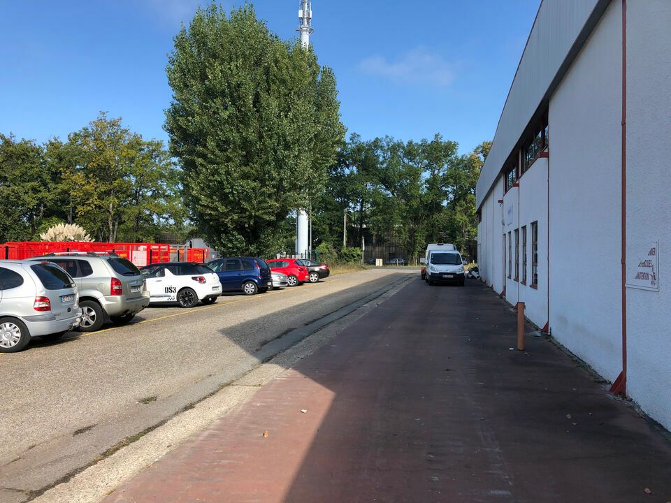 Location local d''activites 407 m² non divisibles