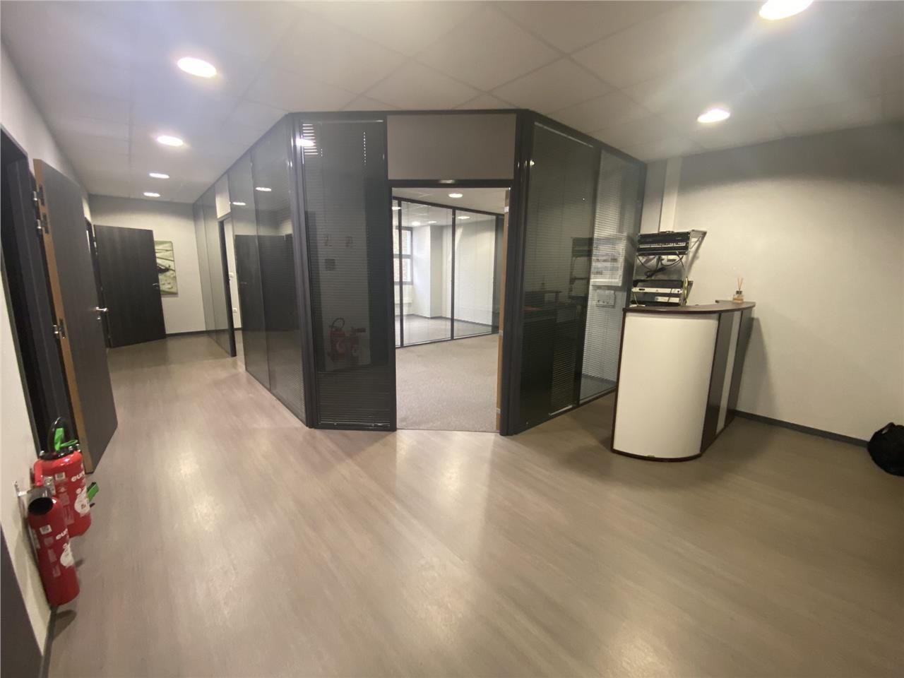 Location bureaux 73 m² à Le coudray