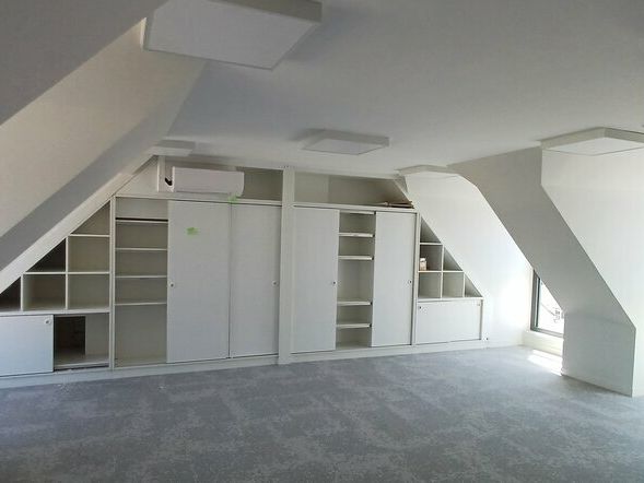 AU COEUR DU CENTRE-VILLE - BUREAUX REFAITS A NEUF.