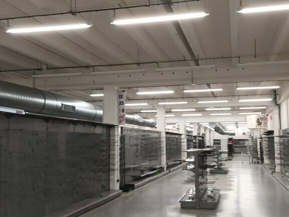 Location local commercial 810 m² non divisibles