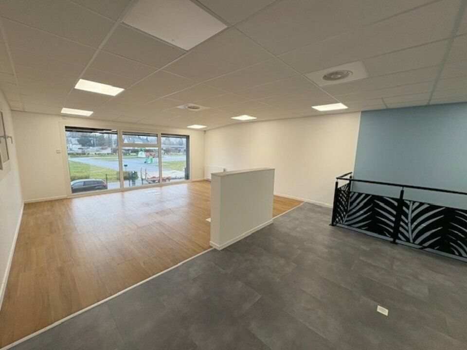 Location local d''activites 389 m² non divisibles