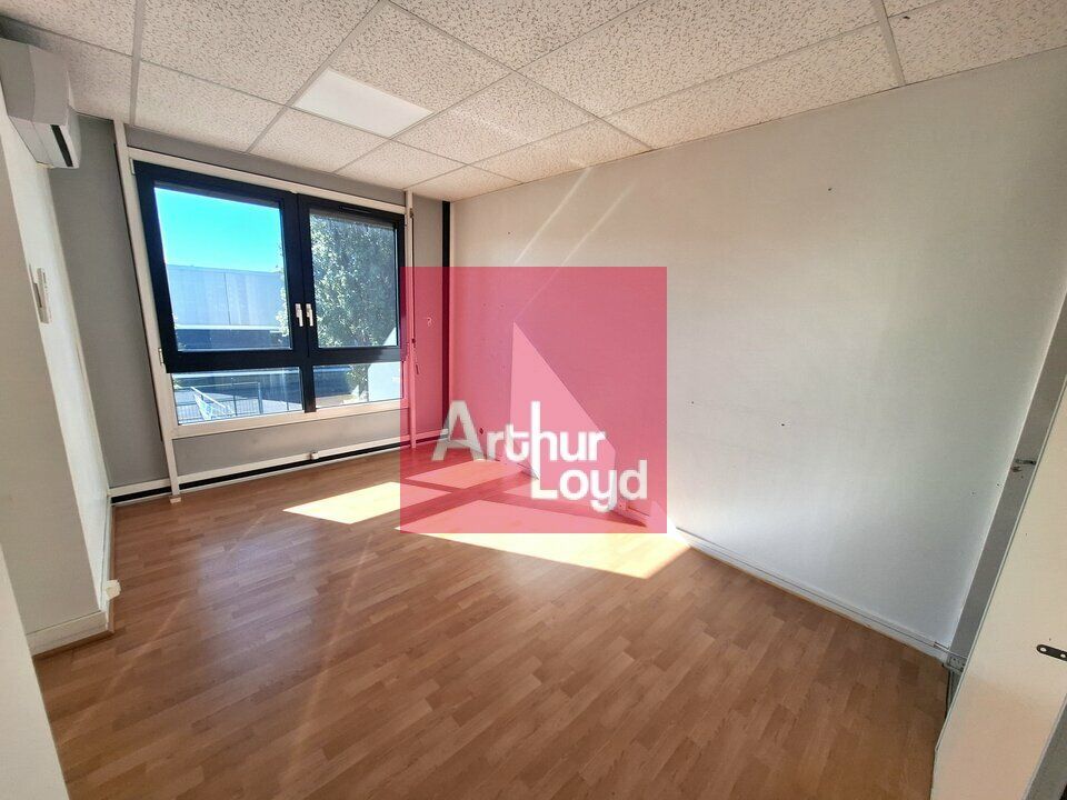 CLERMONT-FERRAND LA PARDIEU A LOUER BUREAUX 200M²
