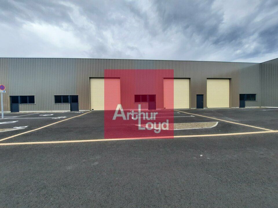 Location local d''activites 250 m² non divisibles